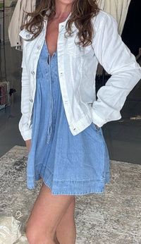 Veveret - Chic Denim Romper