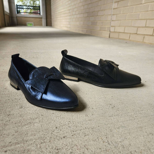 Bueno - Women's Pointed Toe Flat Shoes