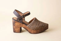 Huma Blanco - Women's Pearl Clogs