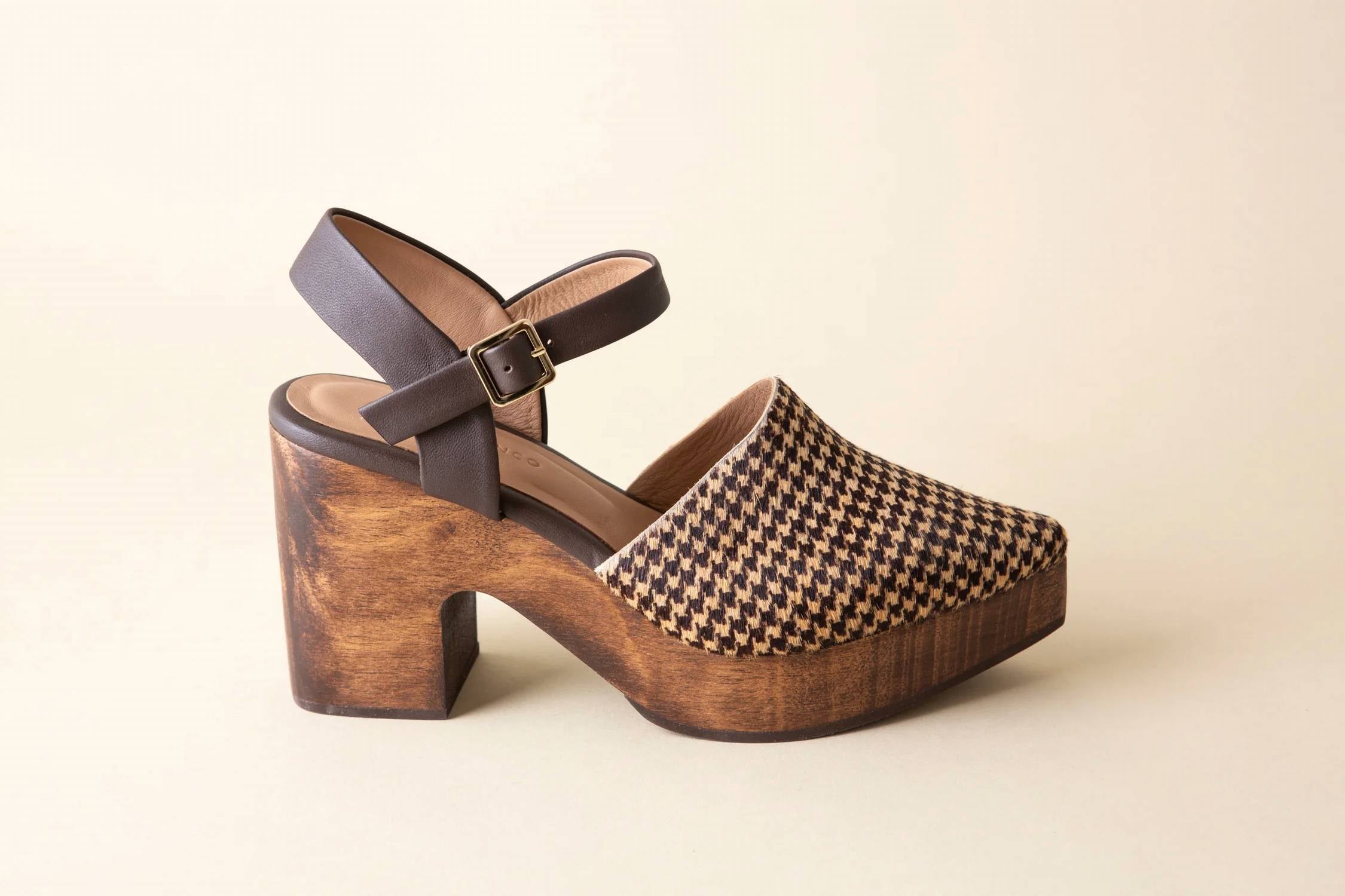 Huma Blanco - Women's Pearl Clogs