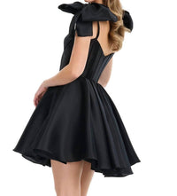 Ashleylauren - Sweetheart Neckline Mini Dress