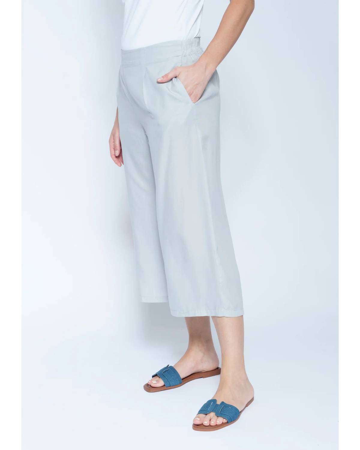 Blueberry - Cove Capris