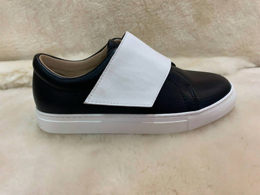 Women's Nu Banded Sneaker