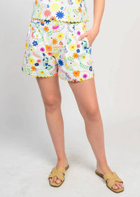Ivy Jane - Flores Pocketed Scalloped Hem Shorts
