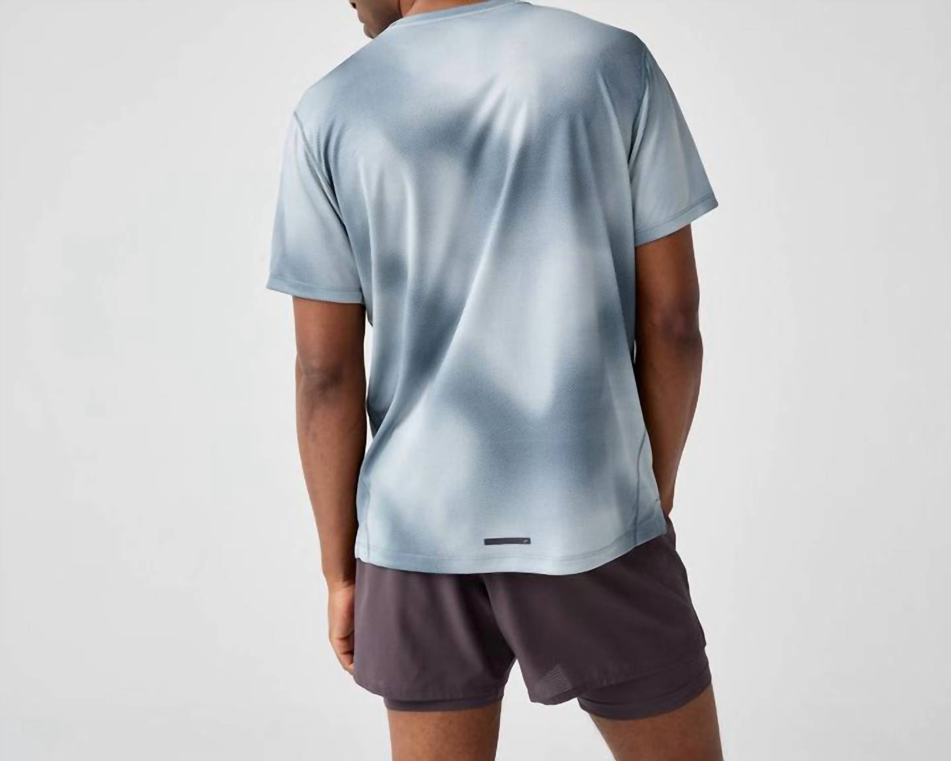 BROOKS Dash Short Sleeve Printed Shirt in euphoryc slate - men's shorts - detail view