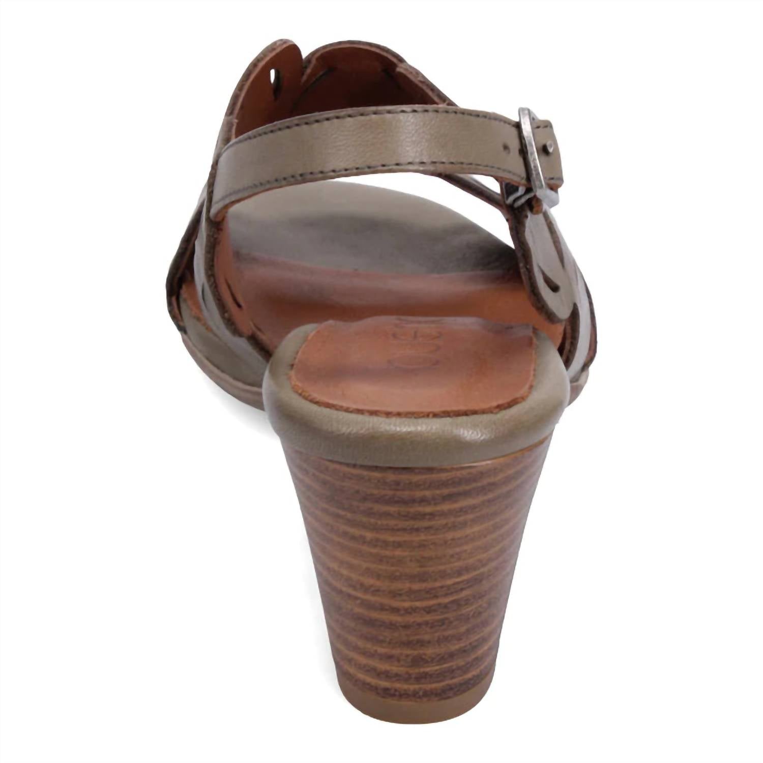 Bueno - Women's Cassidy Heels