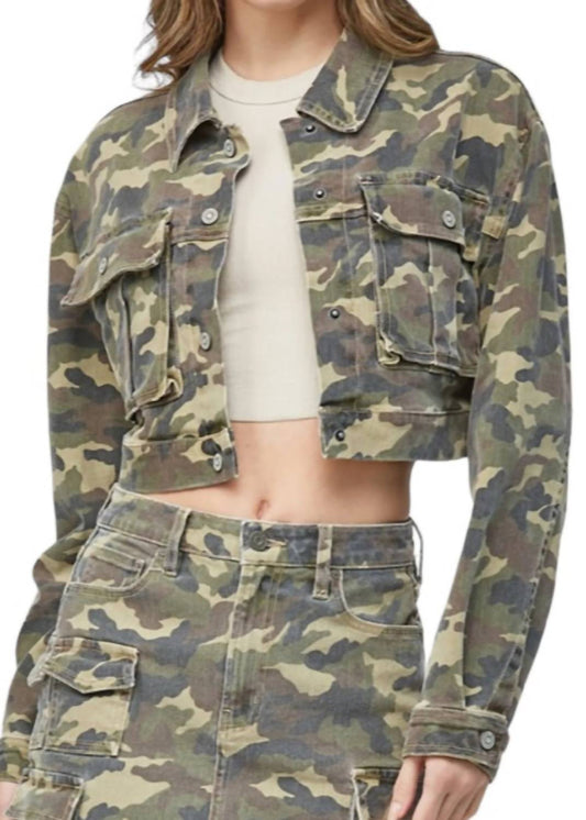 Hidden - Camo Cropped Cargo Jacket