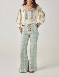 Maison Hotel - Claudia Embroidery Blouse