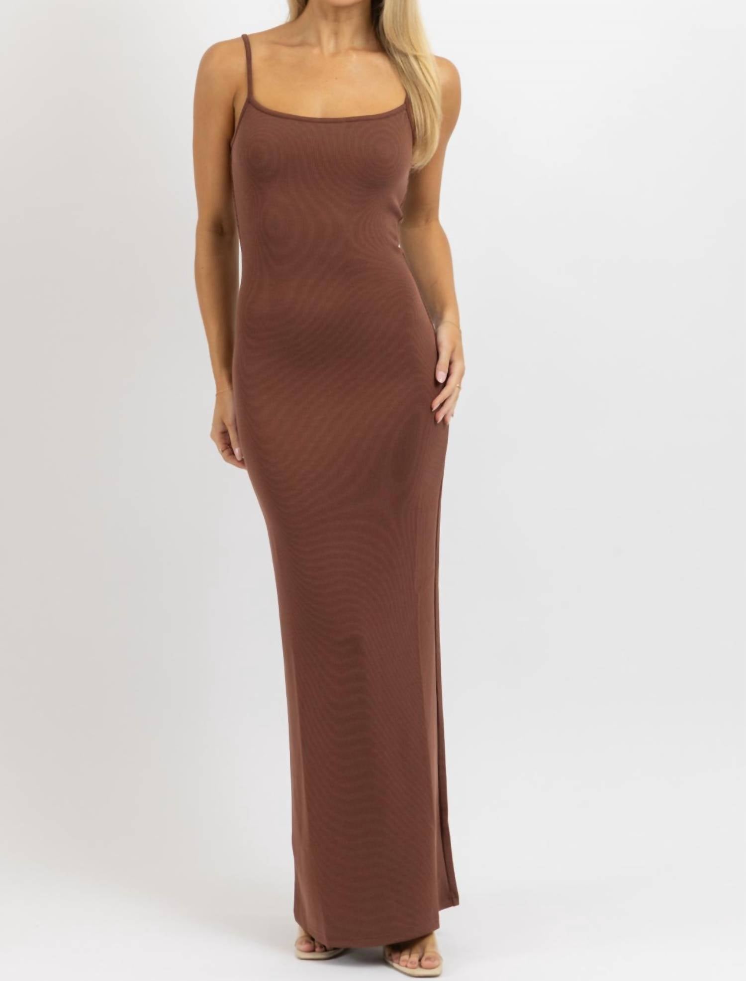 Vestis M - Ribbed Staple Maxi Dress