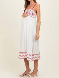 Blu Pepper - Floral Embroidery Scalloped Midi Dress