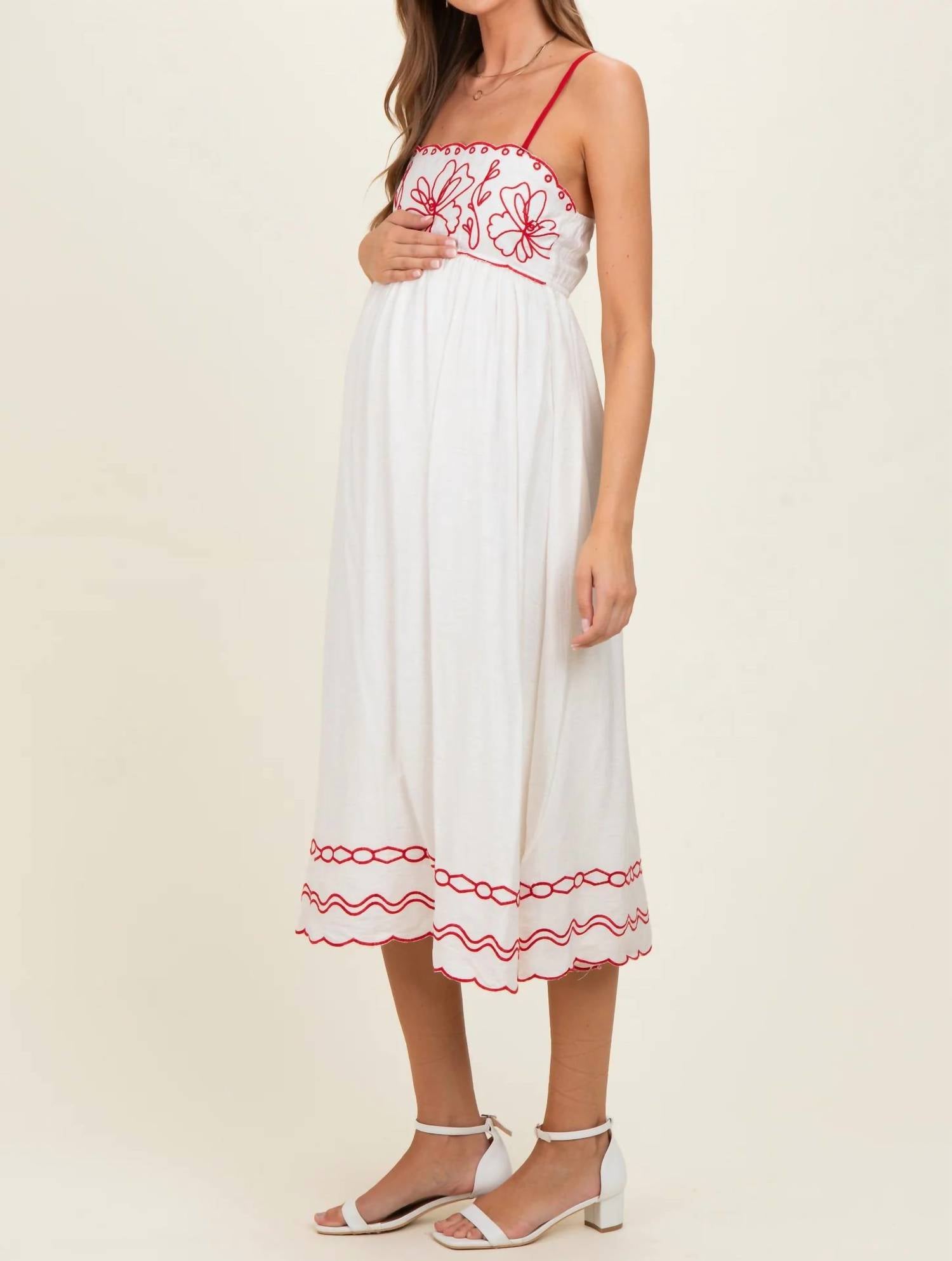 Blu Pepper - Floral Embroidery Scalloped Midi Dress