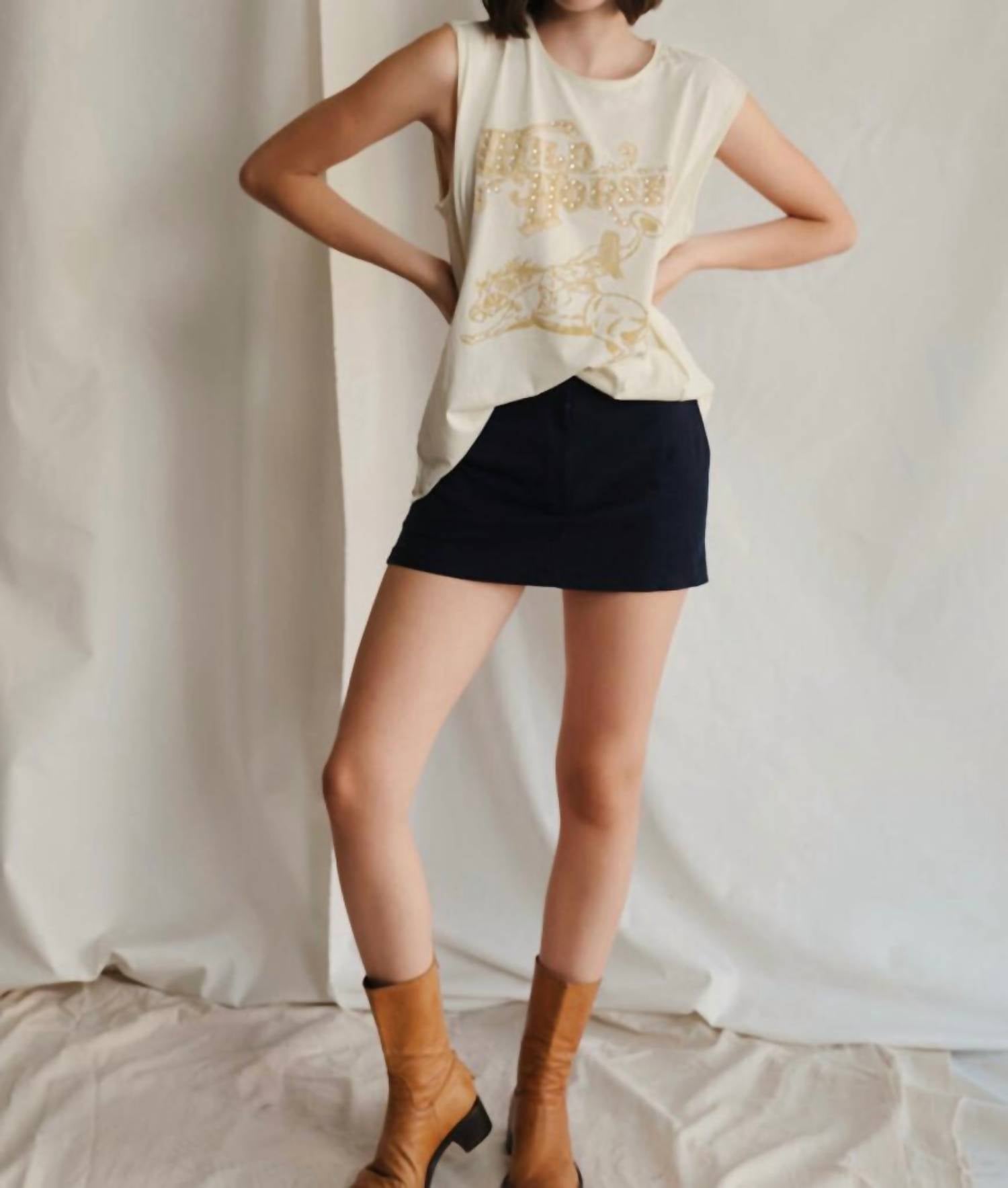 People Of Leisure - Lainey Wilson Wild Horses Tee