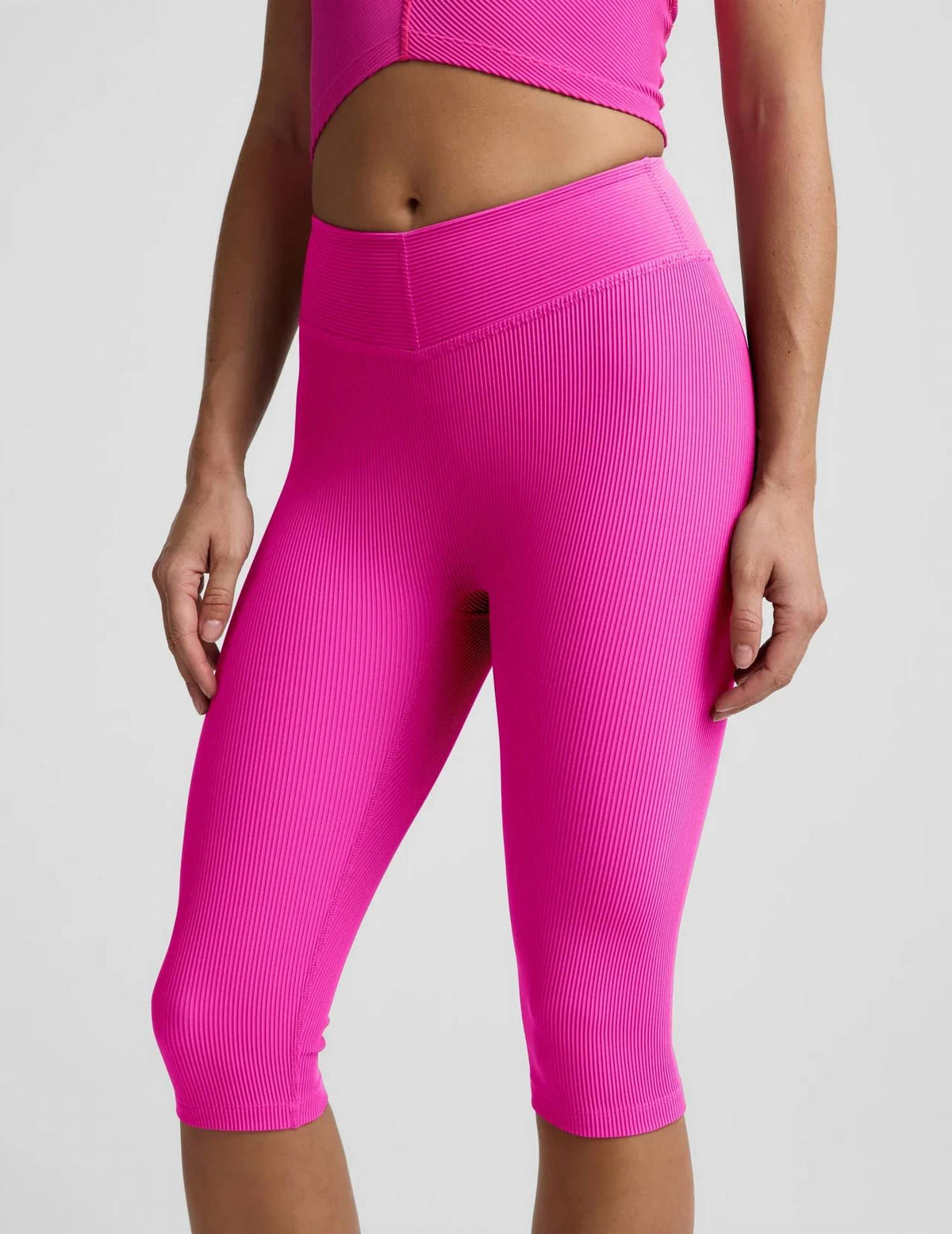 Beyond Yoga - Impulse Ribbed V-waist Pedal Pusher Leggings