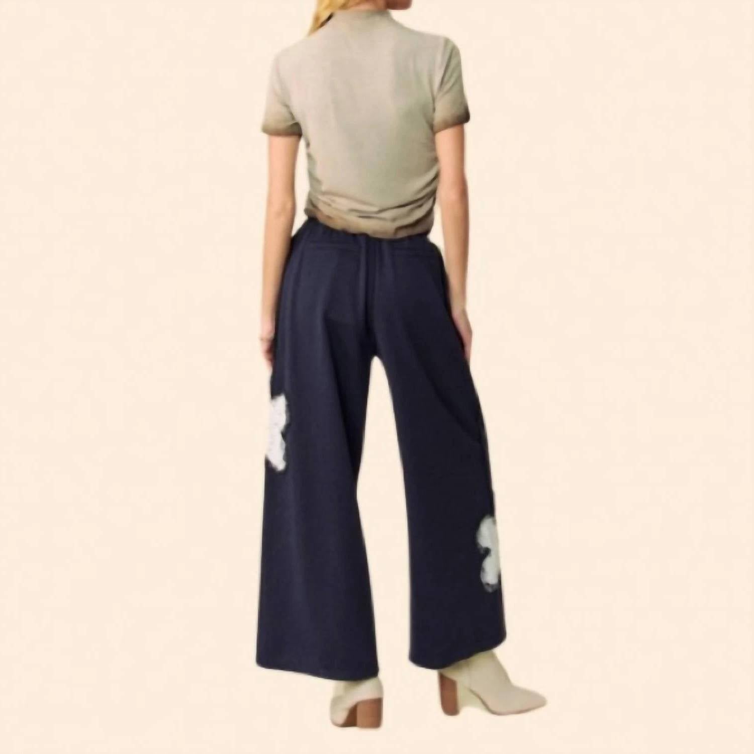 Davi & Dani - Floral Patch Terry Pants - Plus