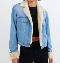 Bella Dahl FUR TRIMMED DENIM JACKET in vintage frost wash - women's jacket