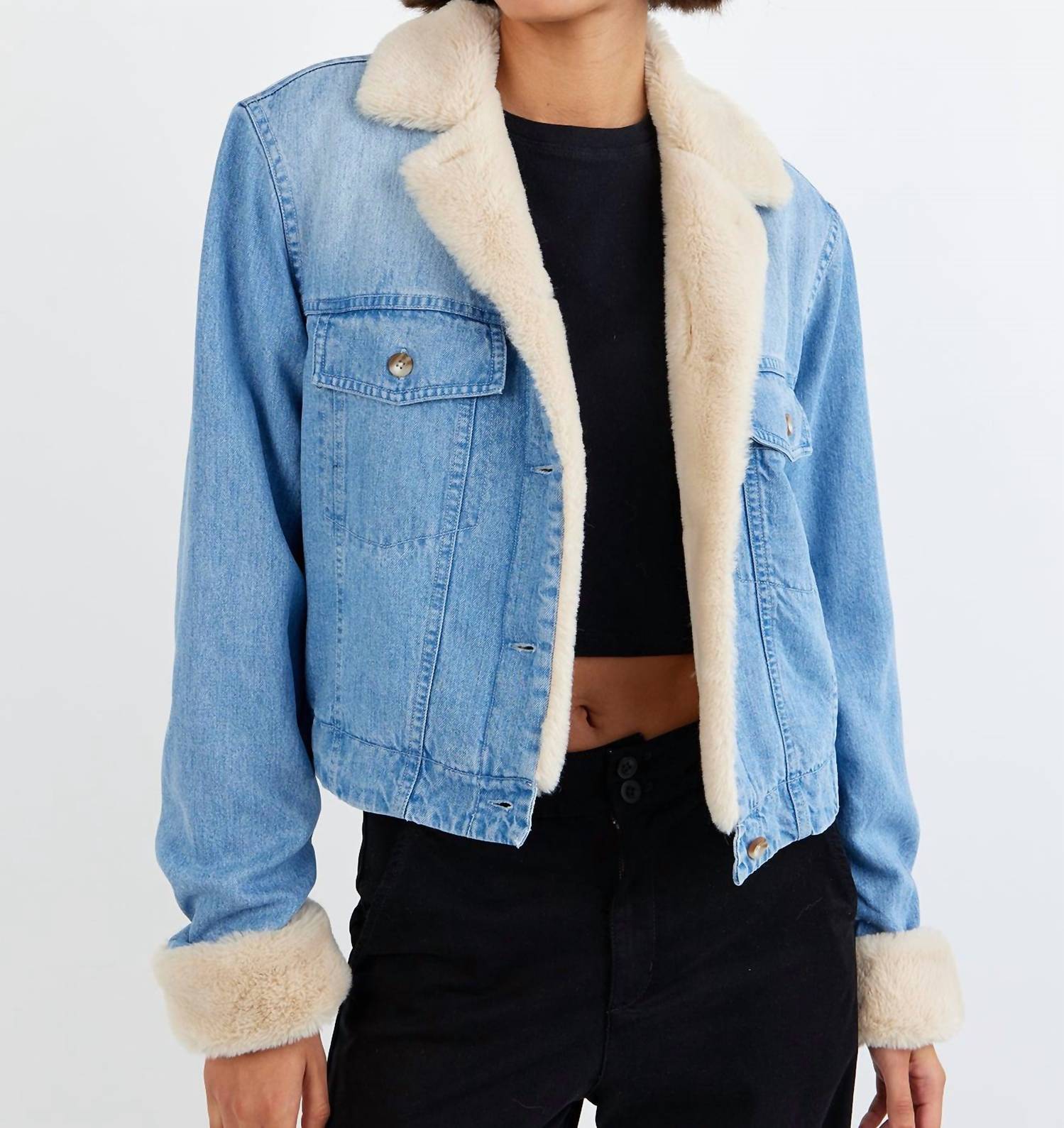 Bella Dahl FUR TRIMMED DENIM JACKET in vintage frost wash - women's jacket
