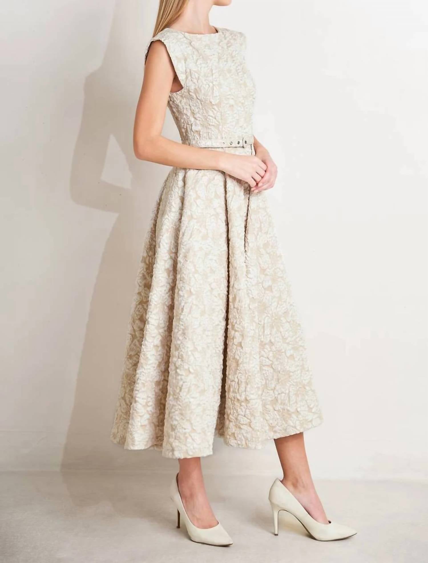 Flying Tomato - GWENDOLYN LACE DRESS