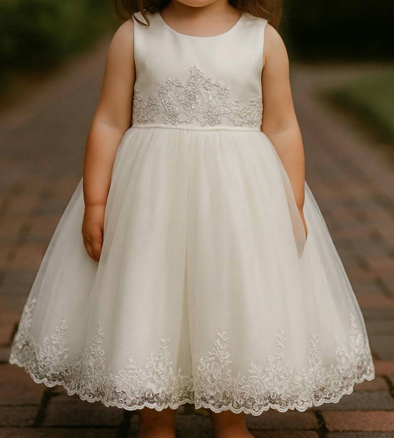 Macis - Embroidered Floral Lace Dress