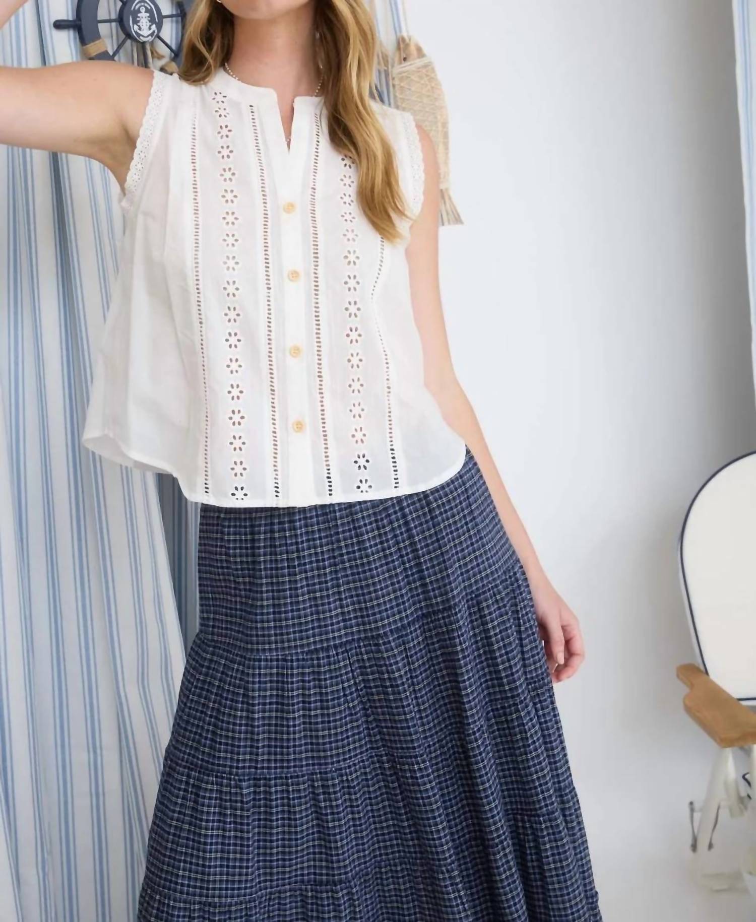Blu Pepper - Lace Detail Sleeveless Top