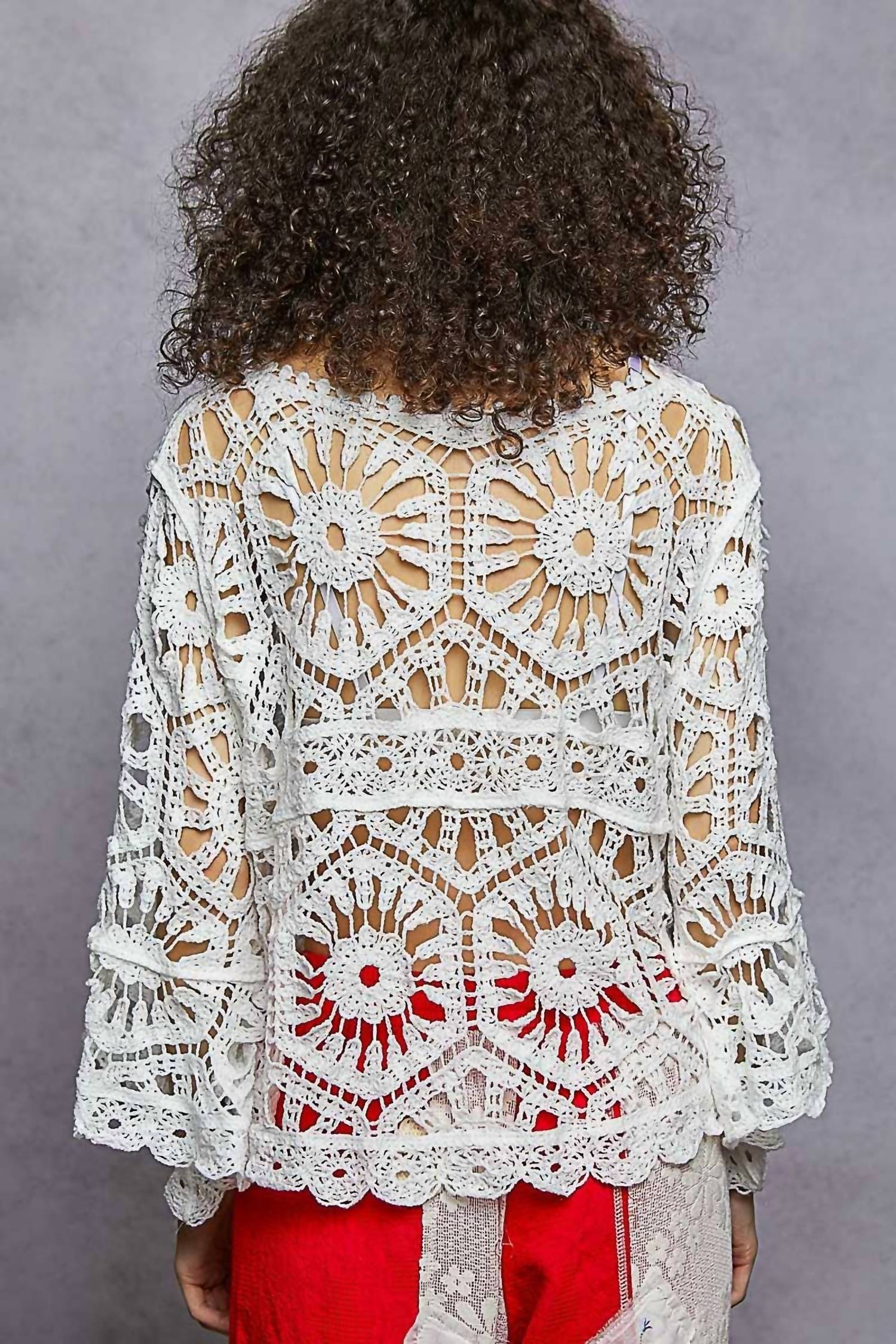 Pol - Round Neck Crochet Cropped Top