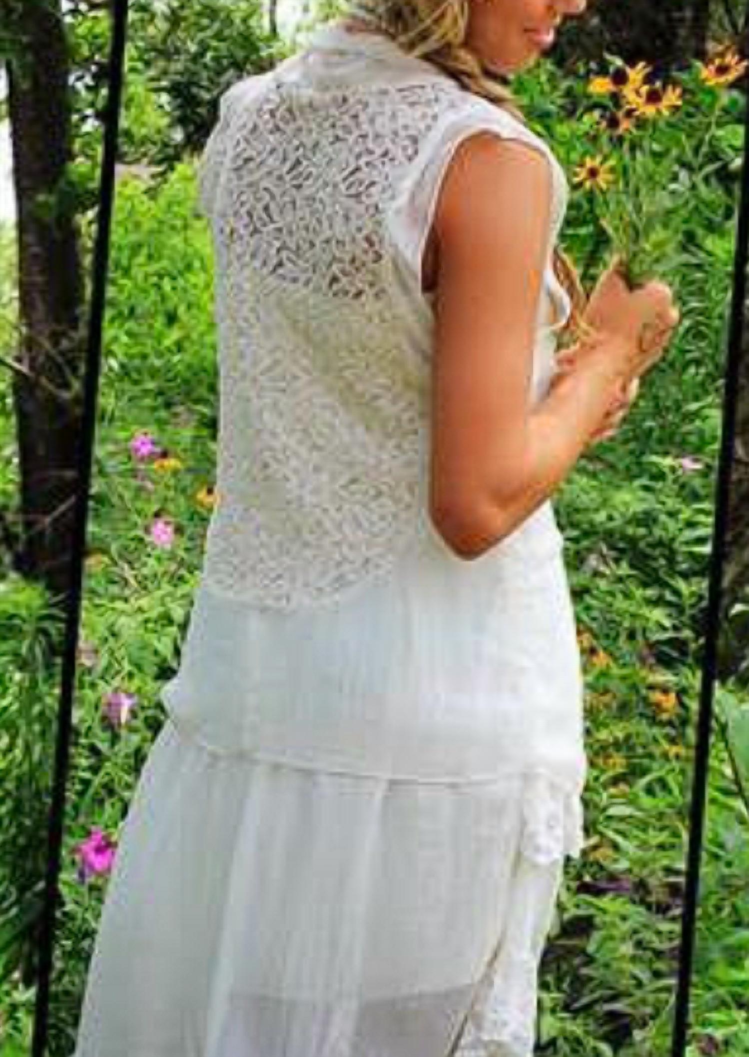 R Cinco Ranch Timeless Vest in white - women's jacket - detail view