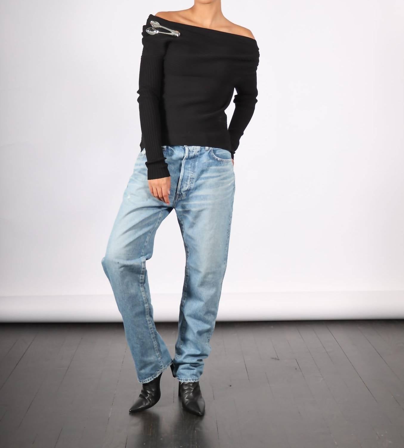 A.W.A.K.E. Mode - Off Shoulder Sweater With Spoon Brooch