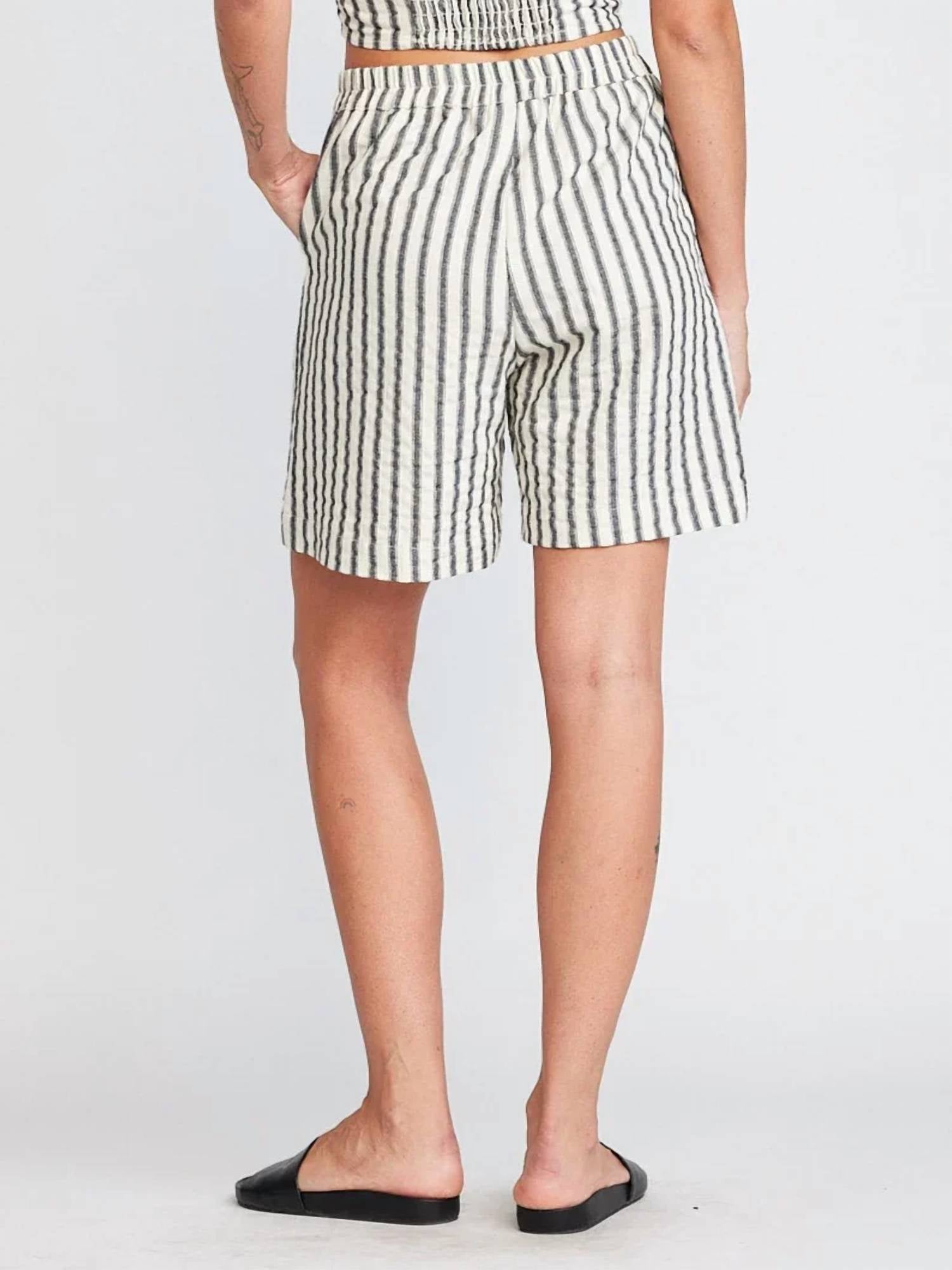 Self Contrast - Naya Shorts