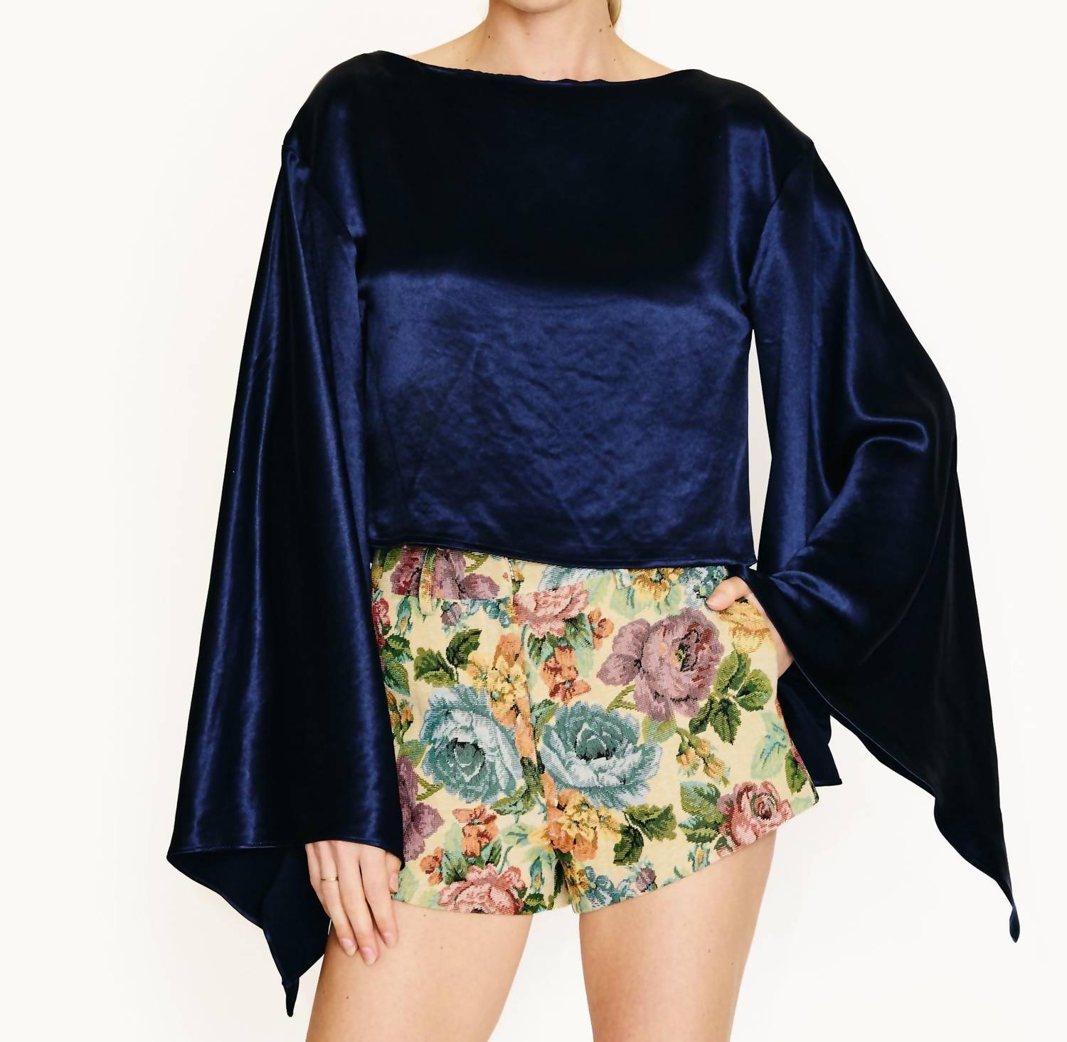 Line And Dot - Avanelle Top