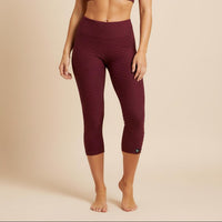 BBrazil Clothing Basket Weave Jacquard Capri Leggings in merlot - women's pants - detail view