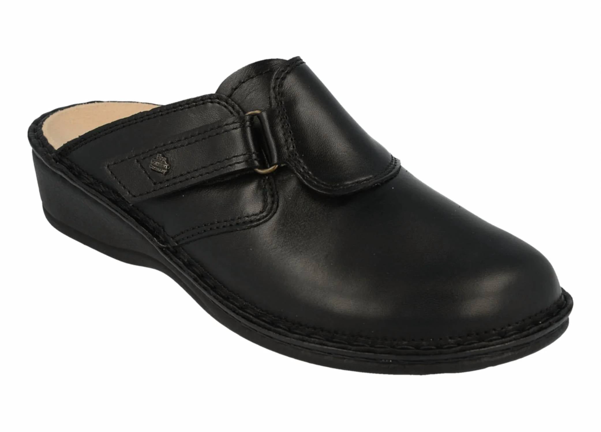 Finn Comfort Women's Orb Clog in black - women's flats