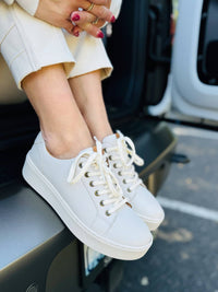 Born - Women's Mira Sneaker