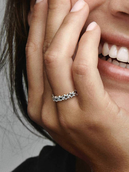 Pandora - Women's Band of Asymmetric Stars Ring