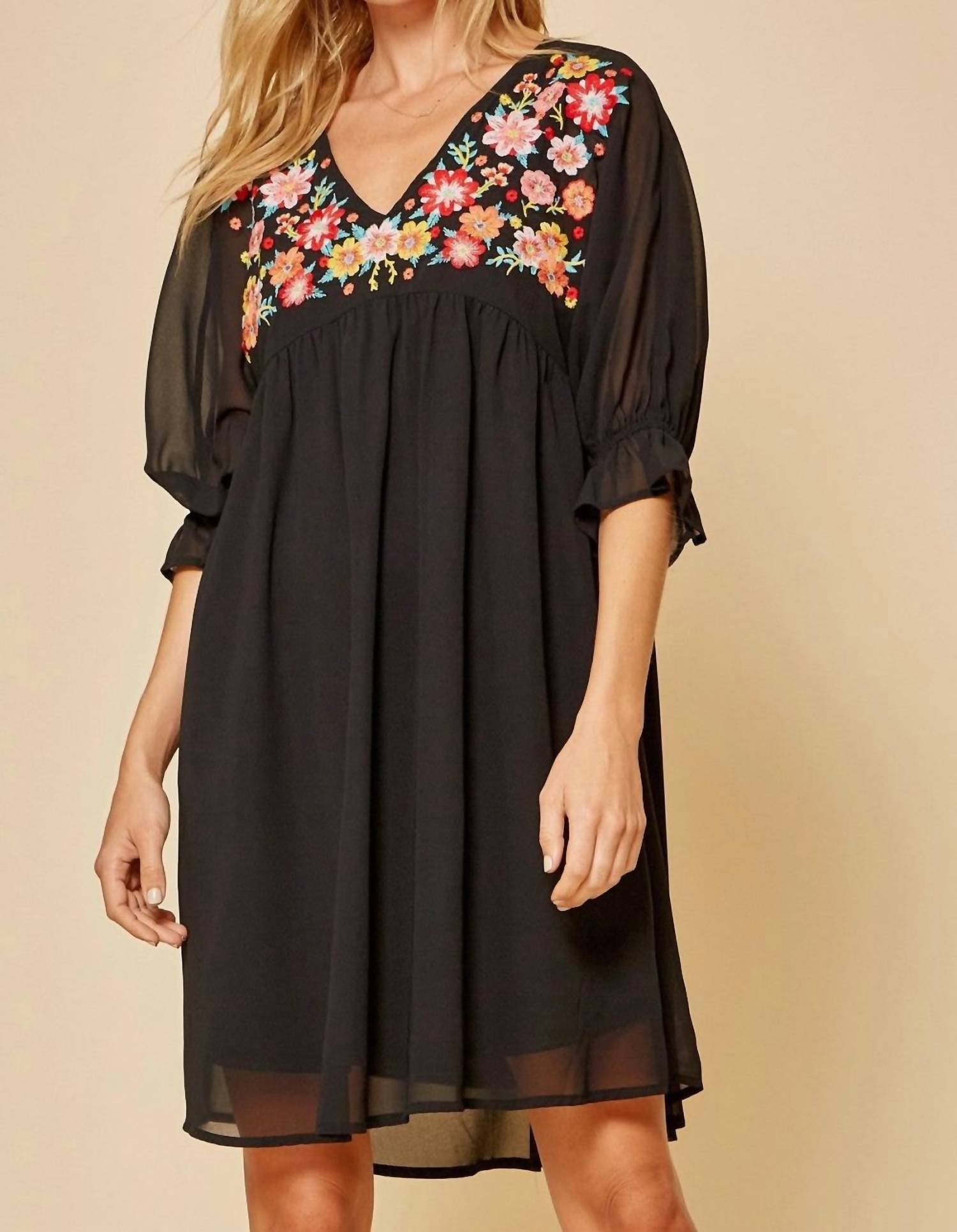 Andree By Unit - Floral Embroidered Dress