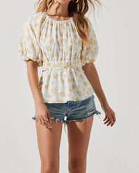 Astr - Vendetti Short Puff Sleeve Top