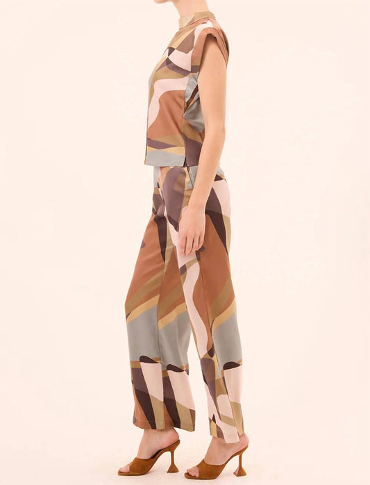 Misa Los Angeles - Izzie Pant