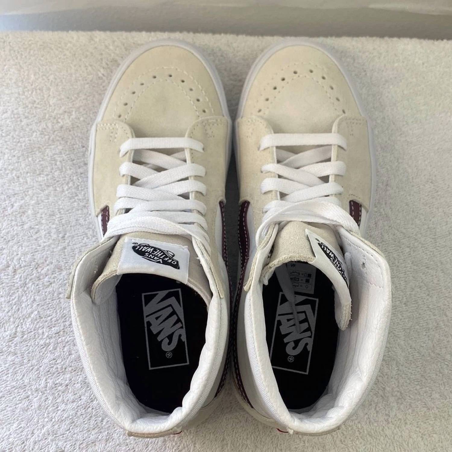 Vans - Women's Sk8-hi Classic Sport Sneaker