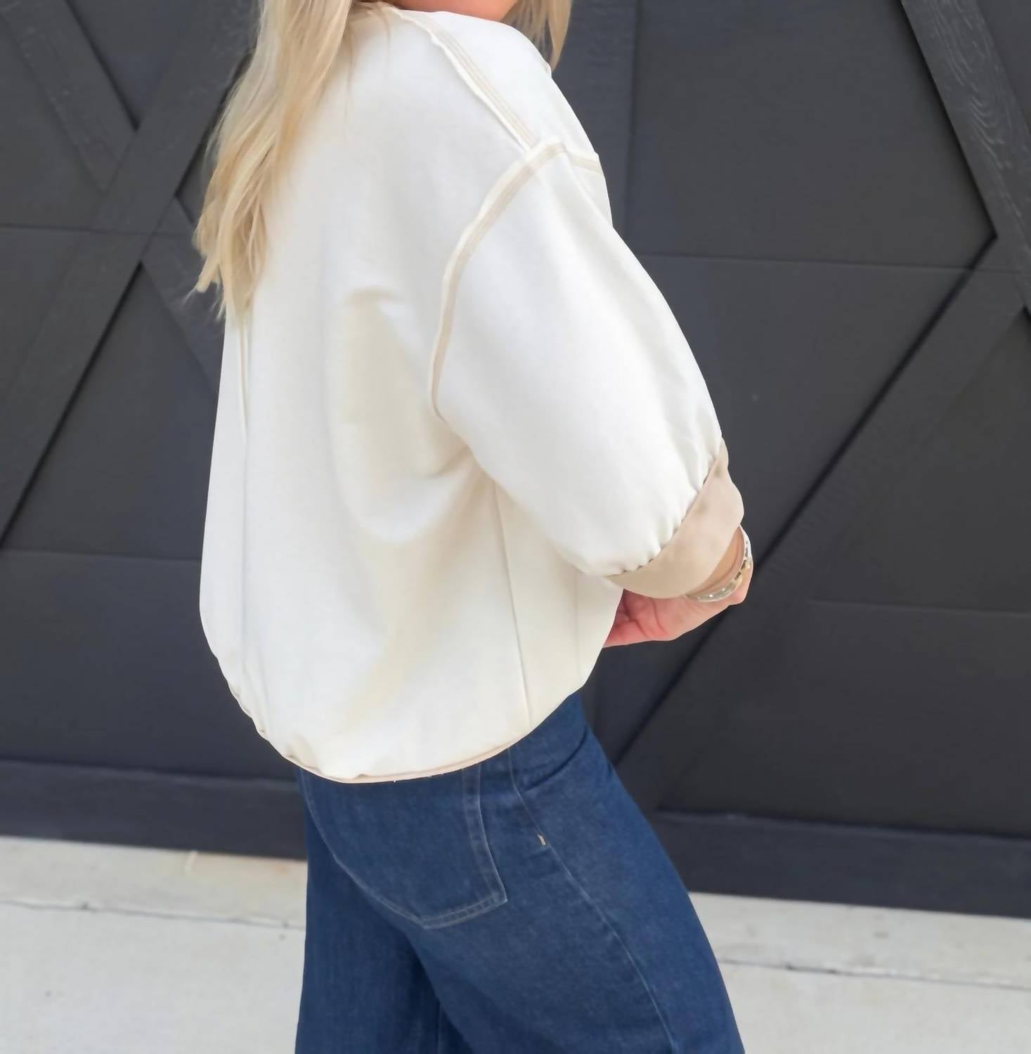 Blu Pepper - Contrast Trim Raglan Short Sleeve Knit Top