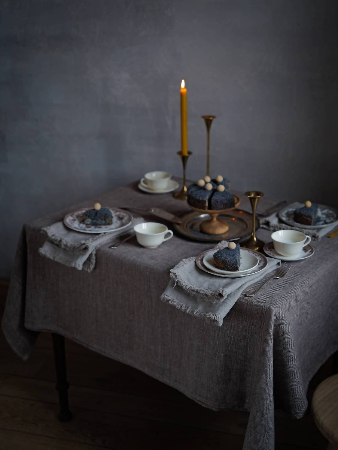 Linenme - Choco Chevron Linen Tablecloth