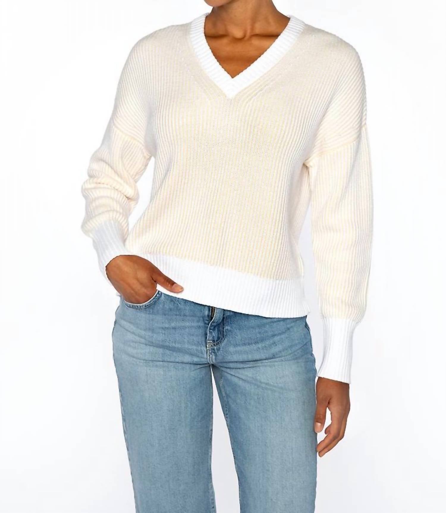 Kinross - Plaited V-neck Sweater