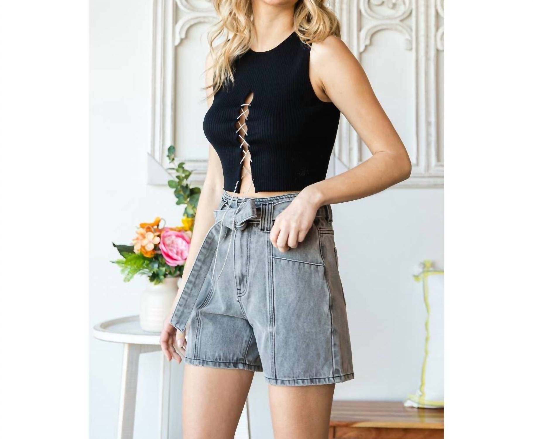 Veveret - Waist Belted Denim Shorts