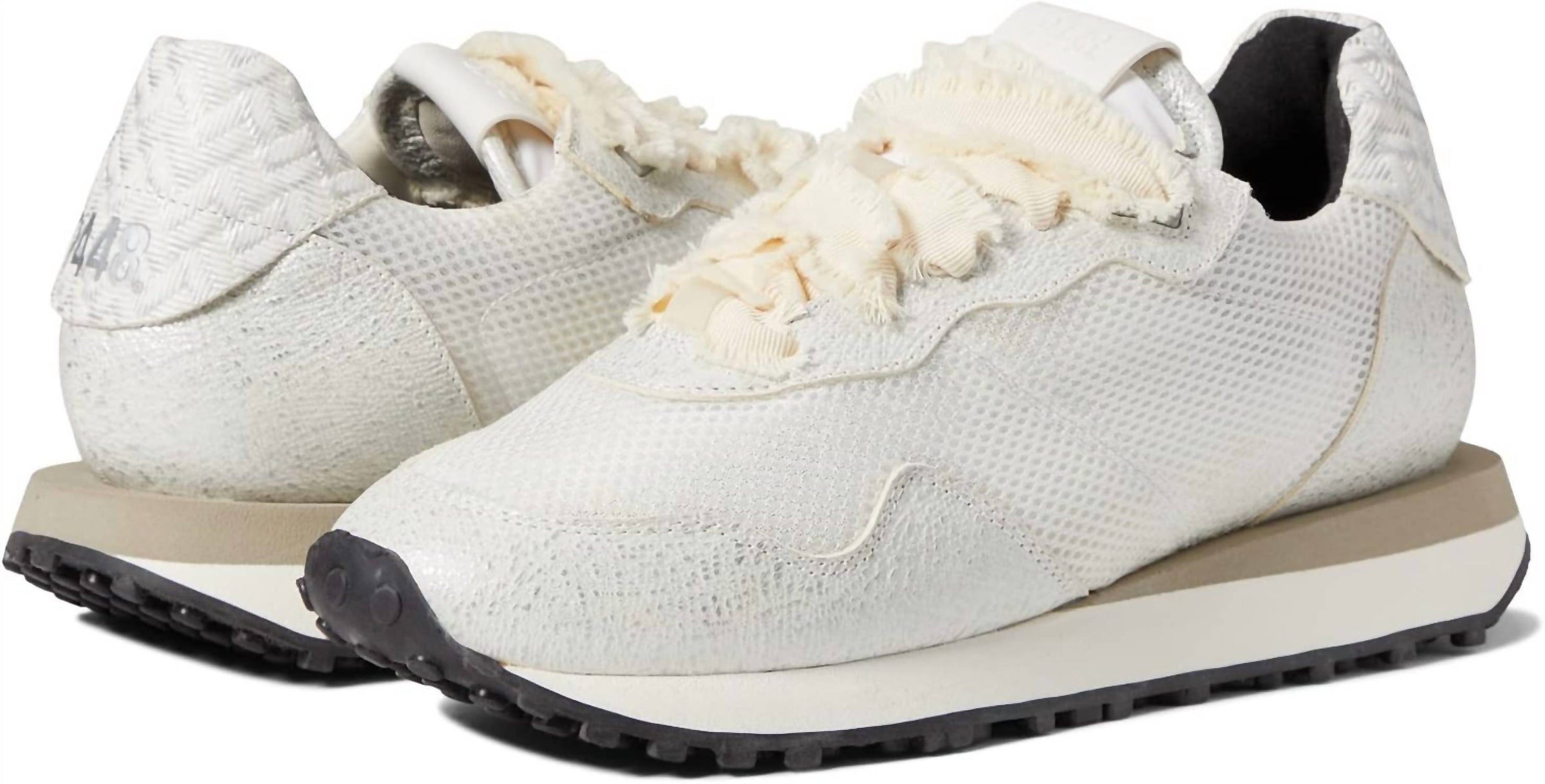 P448 - Women's Athletic Cancun Sneakers