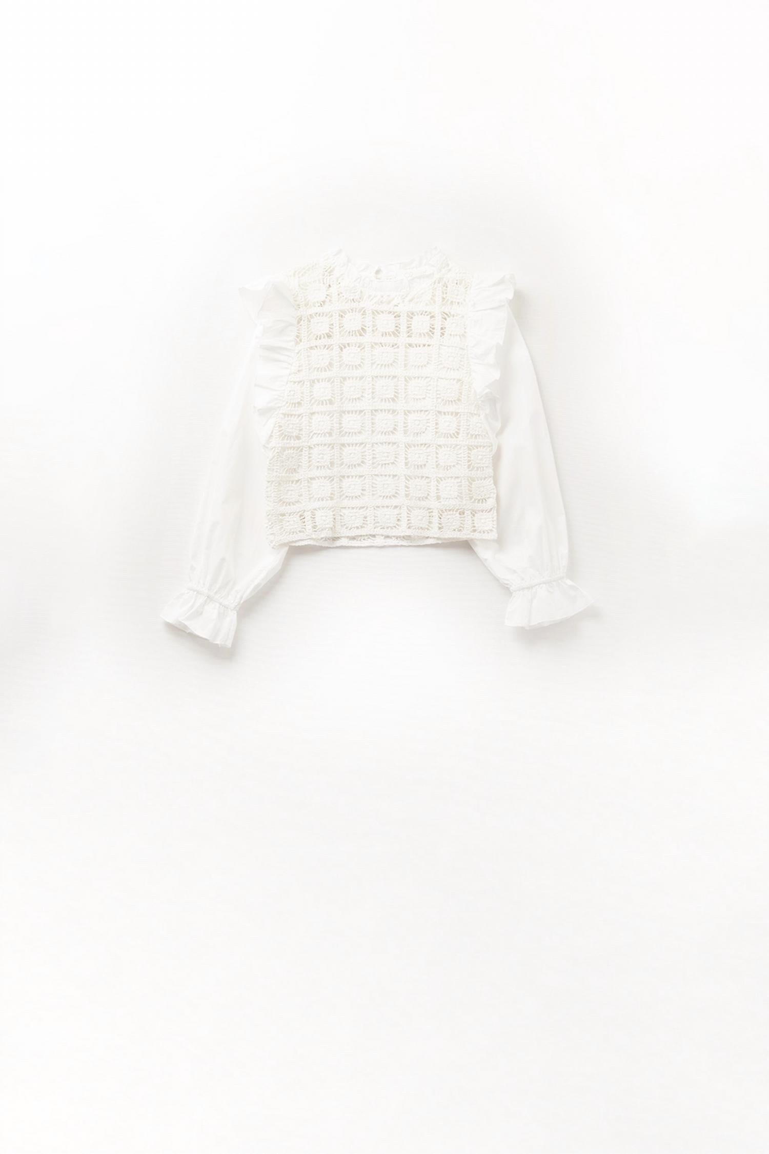 Q2 - Women's Crochet Top With Ruffle Trim