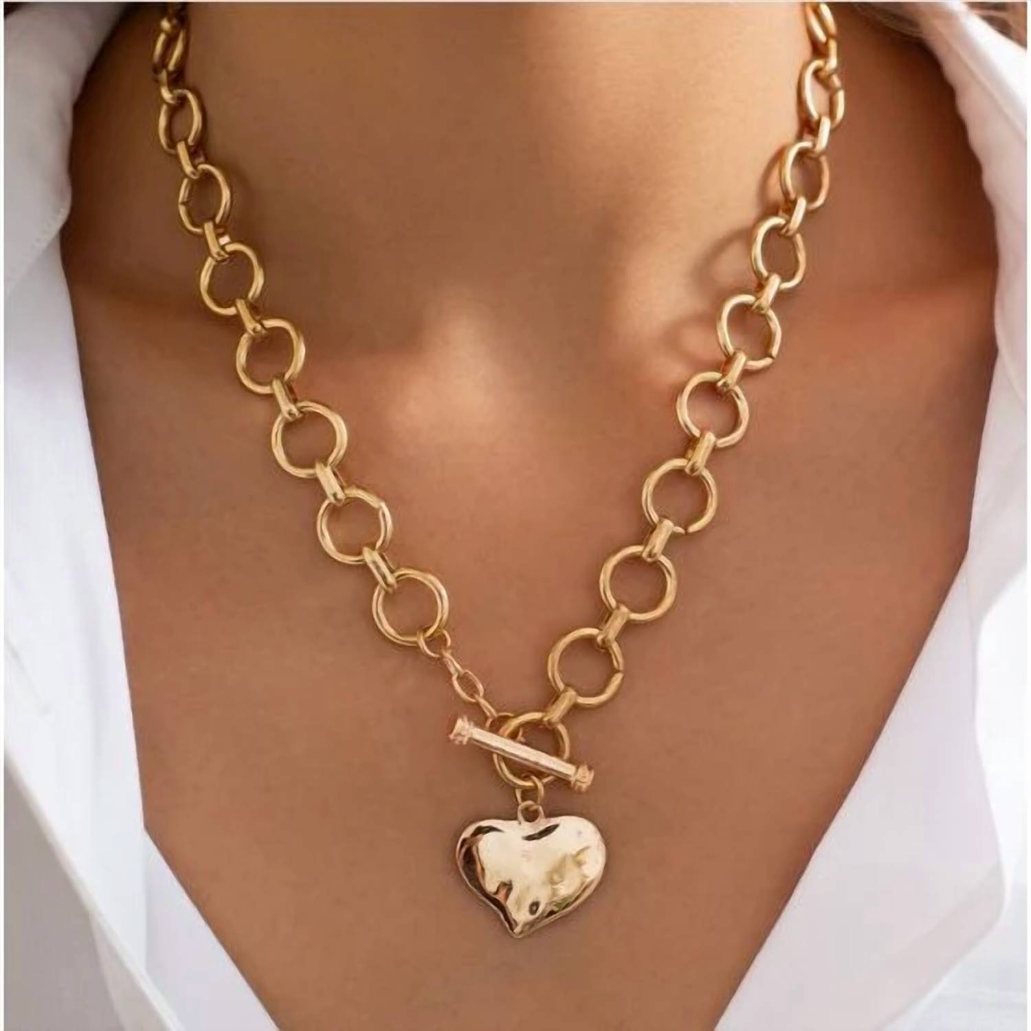 Josslyn By Wall To Wall - Women's Hammered Heart Toggle Necklace