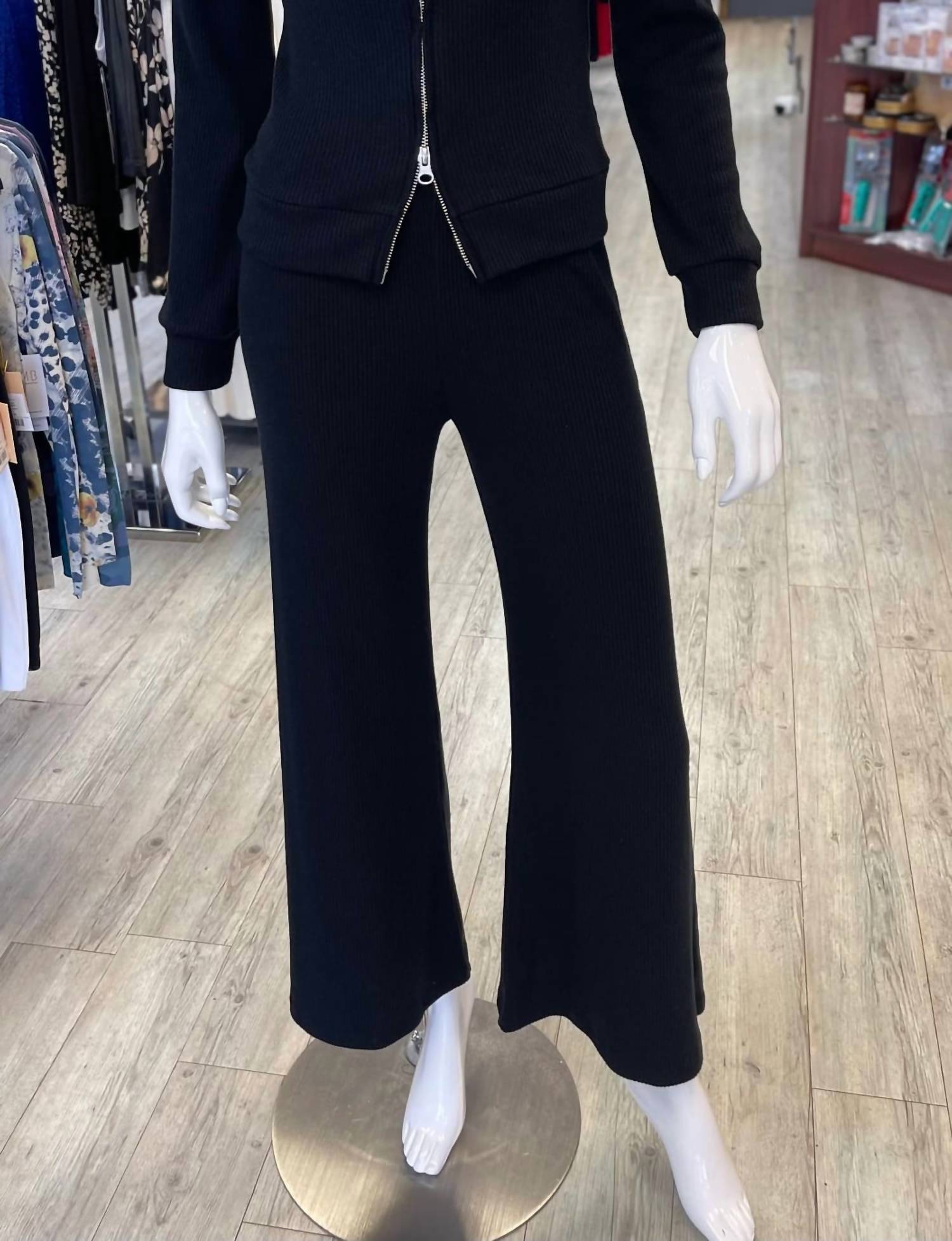 Red Haute - Women's Wide Leg Pant