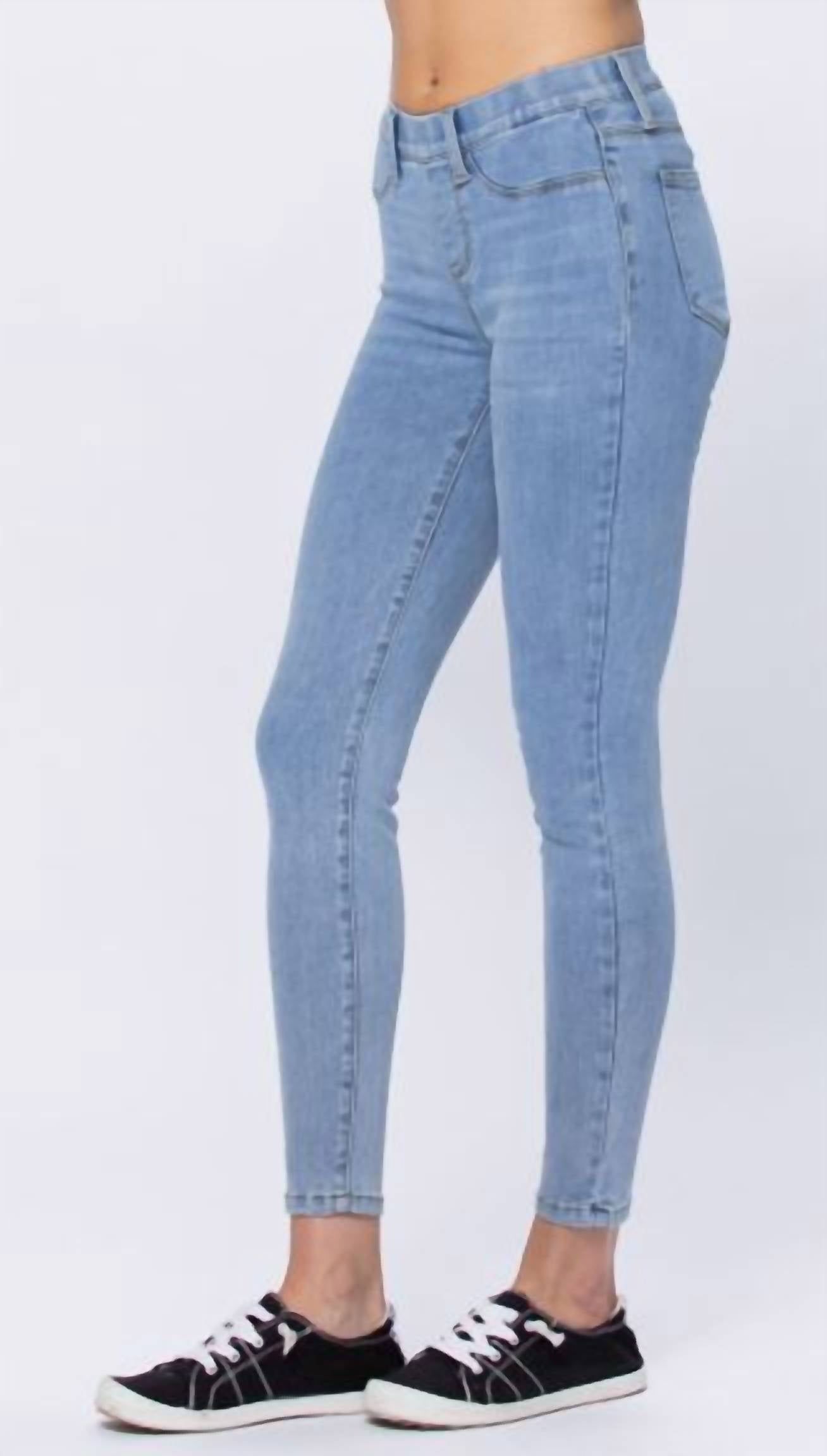 Judy Blue - Mid Rise Light Wash Skinny Jeggings