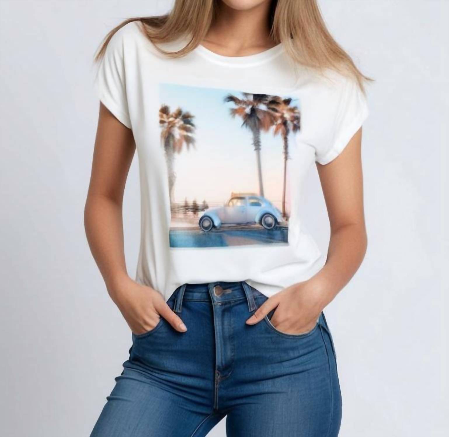 Dantelle Apparel - Coastal Cruiser Graphic Tee