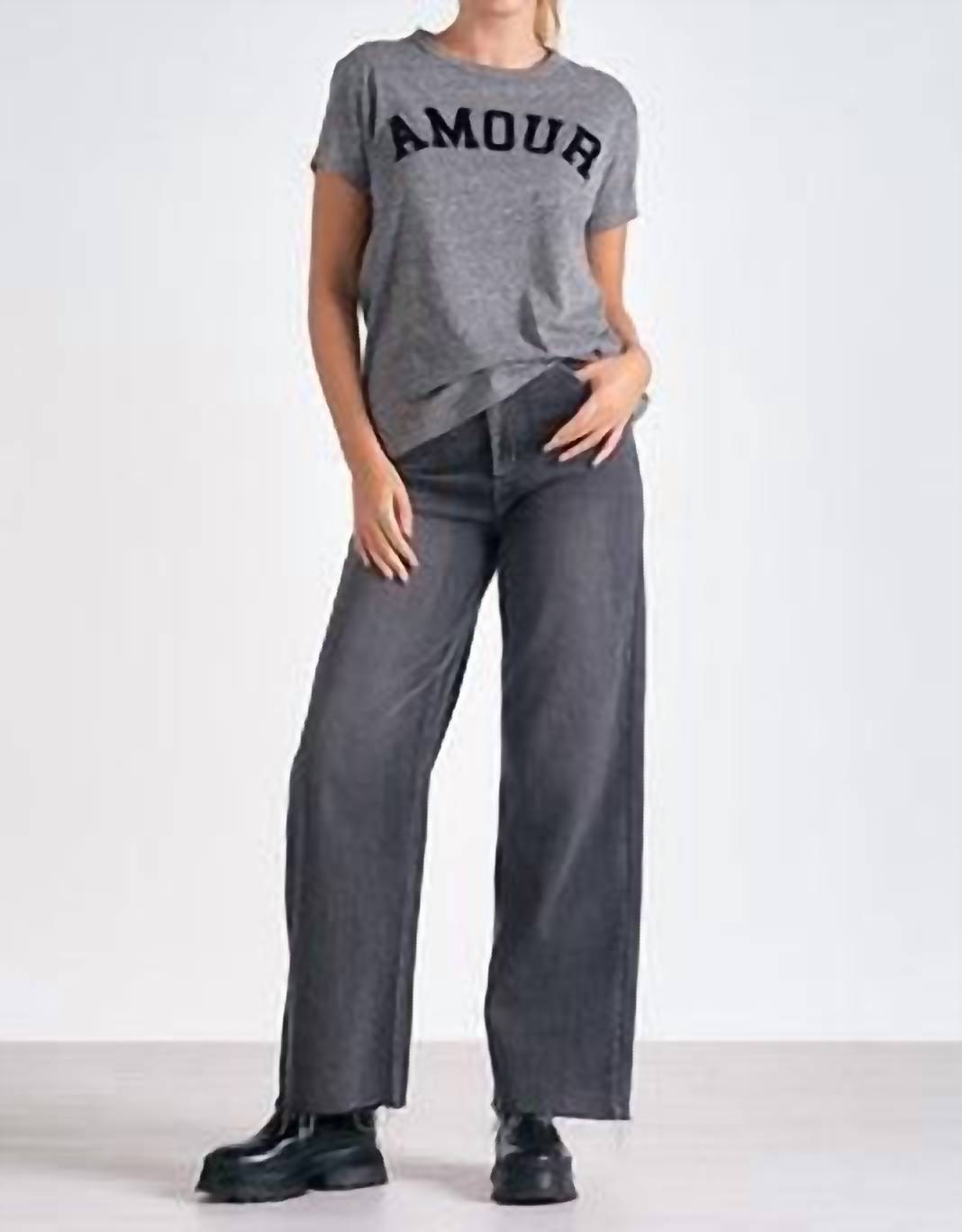 Elan - Amour Crewneck T Shirt