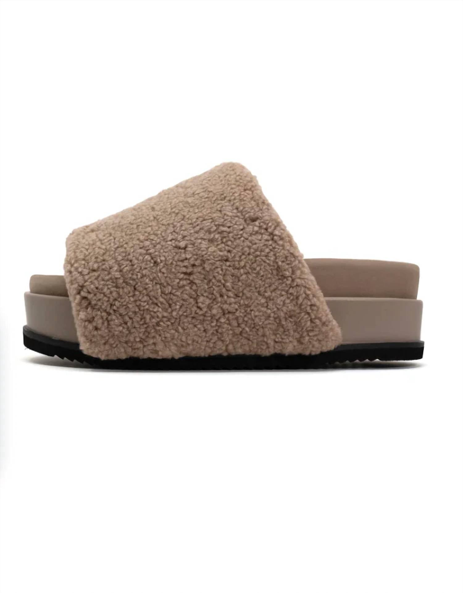 Roam - Women's Fuzzy Platform Sandal