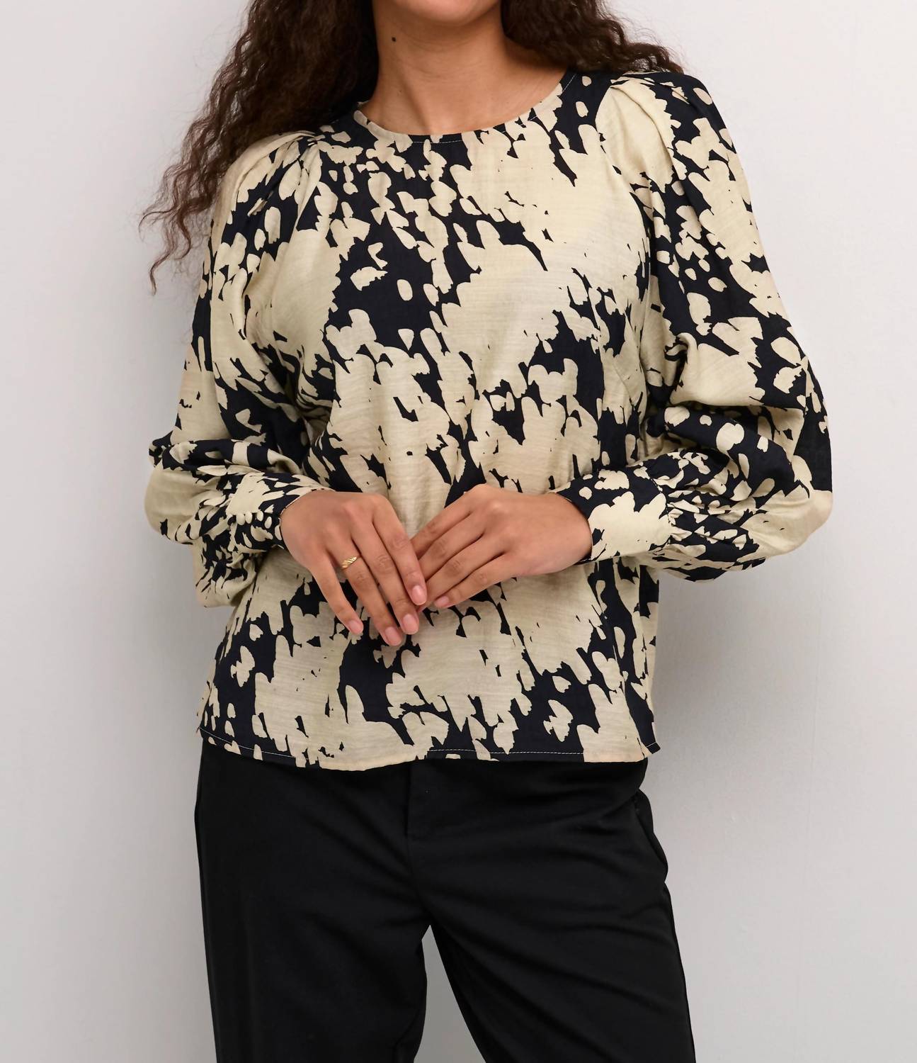 Kaffe - Kalouise Long Sleeve Round Neck Blouse