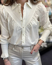 Flora Bea Meri Marshmallow Top in white - women's t-shirt - detail view